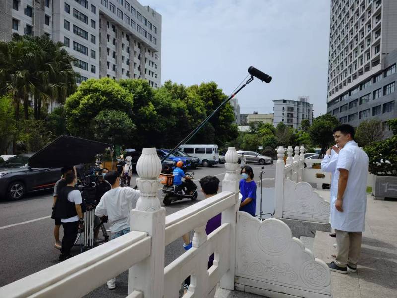 康定县广告片拍摄公司低成本实现高规格制作的诀窍
